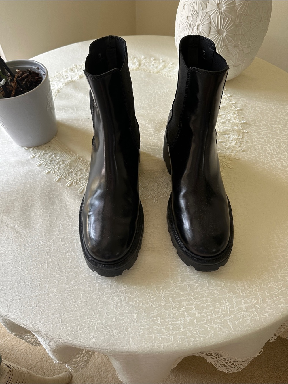 Tod's Black Leather Lug Chelsea Boots
